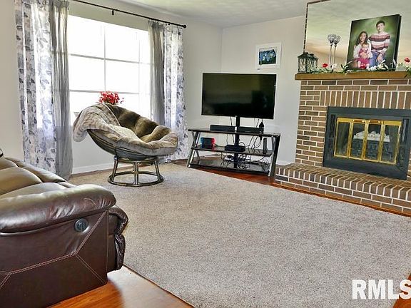 3rd image of 3325 W Brookside Dr