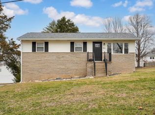 904 Hall Ave, Oolitic, IN 47451