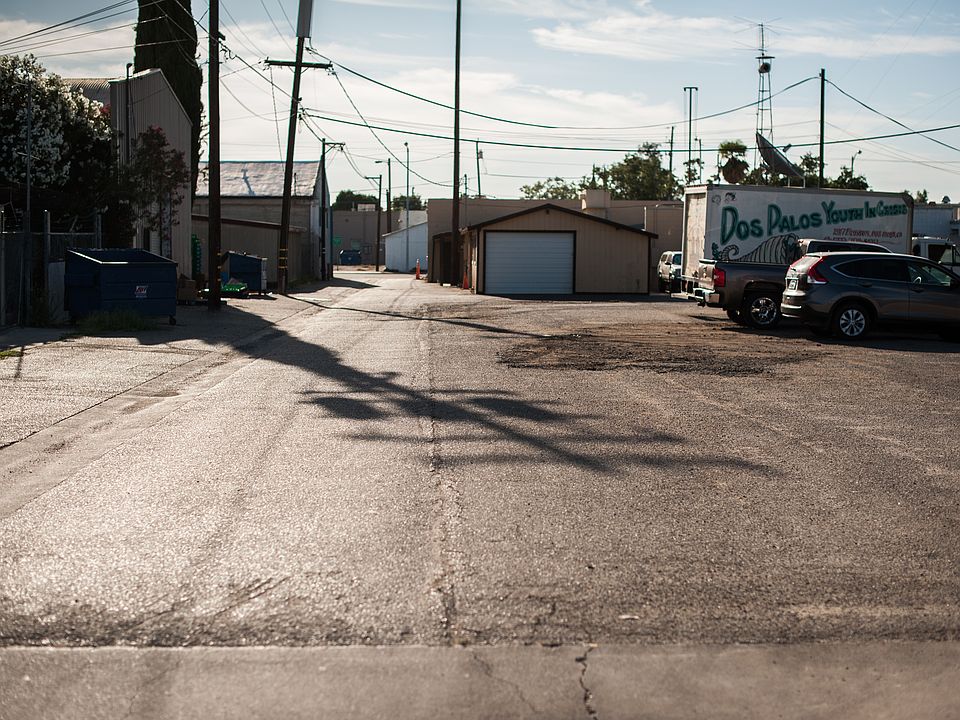 1st image of 1637 California Ave.