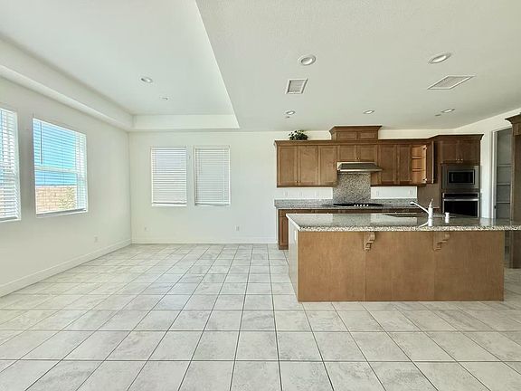 5th image of 19046 Sark Pl