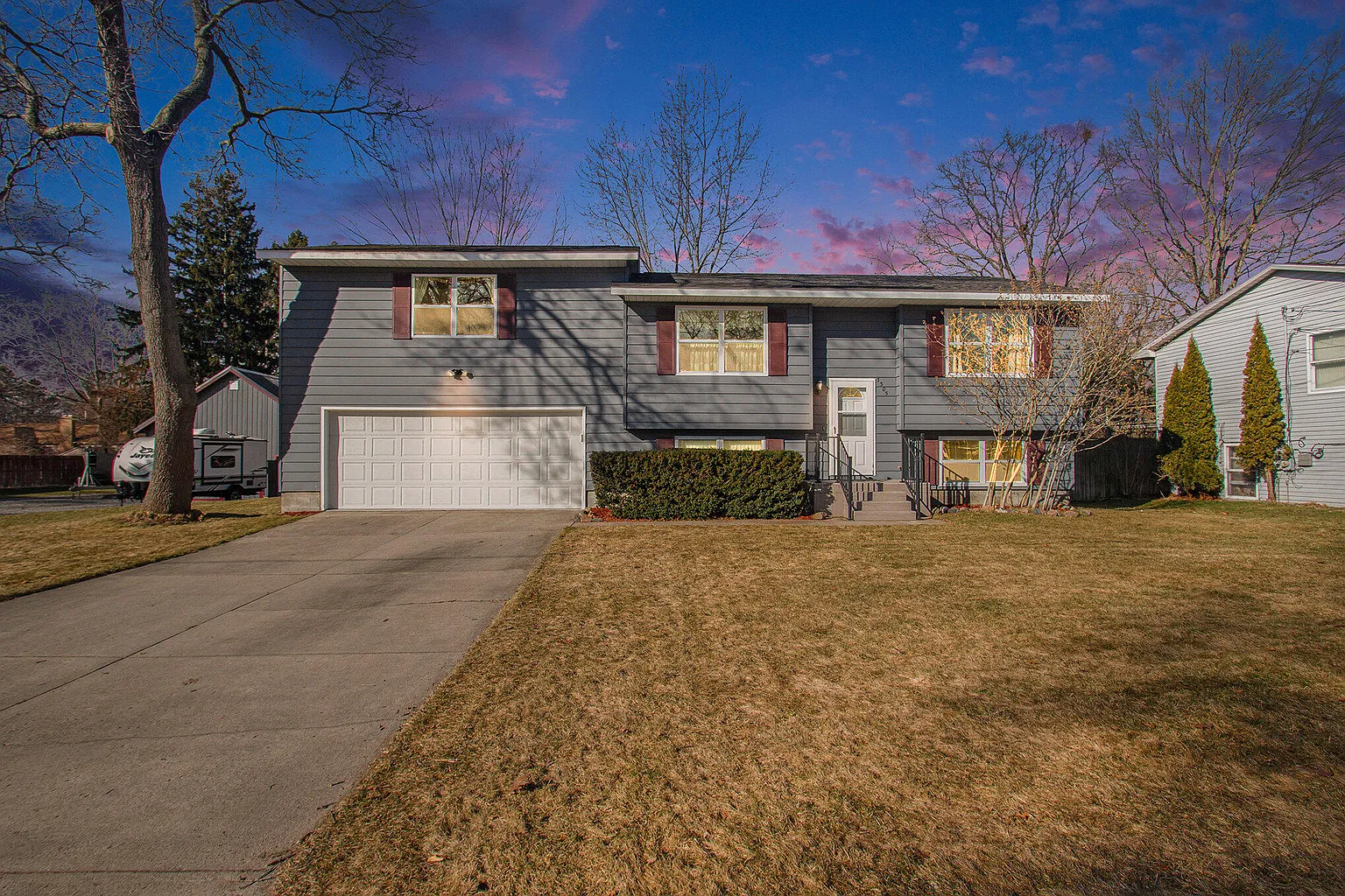 3305 Estes St photo 1