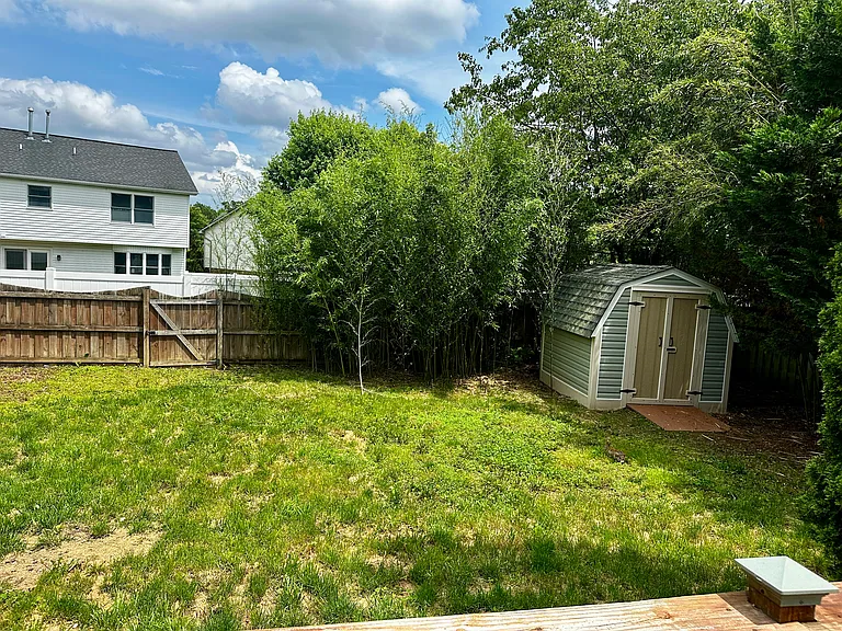 114 Fairfax Dr — Photo 20