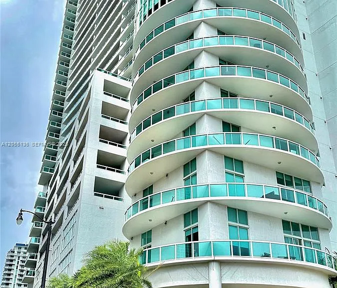 1800 N Bayshore Dr #1906 — Photo 1