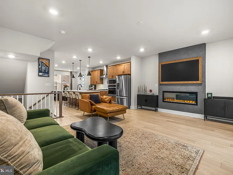 108 Glass Ln — Photo 9