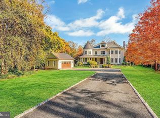 833 Herbert Springs Rd, Alexandria, VA 22308