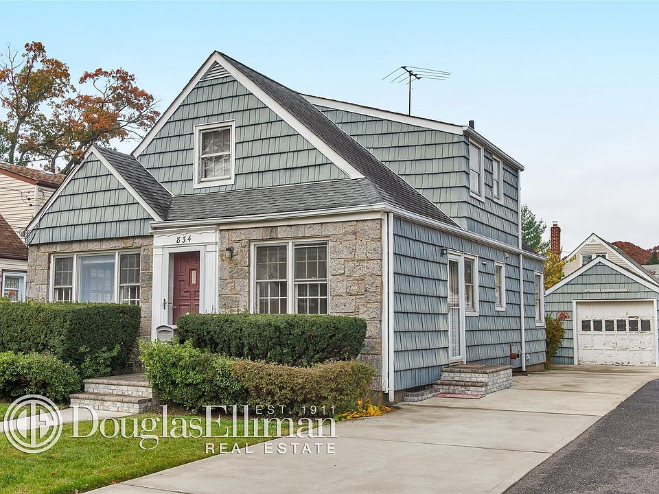 1st image of 834 Harrison St