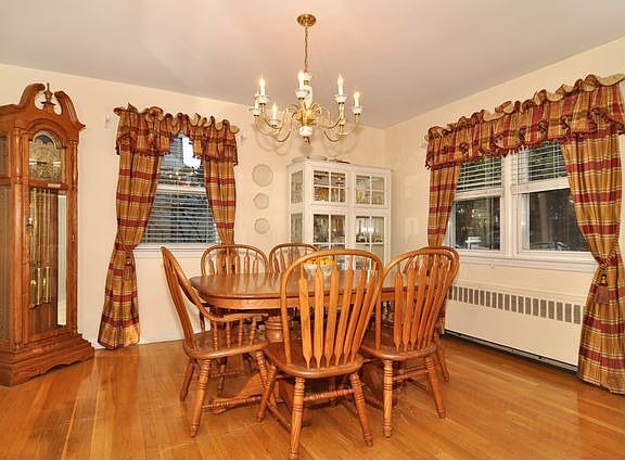 5th image of 65 Hayward St