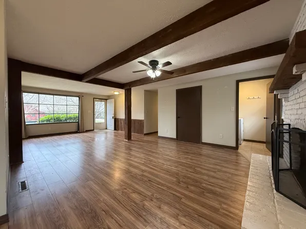 1239 S Plaza Ave, Springfield, MO 65804