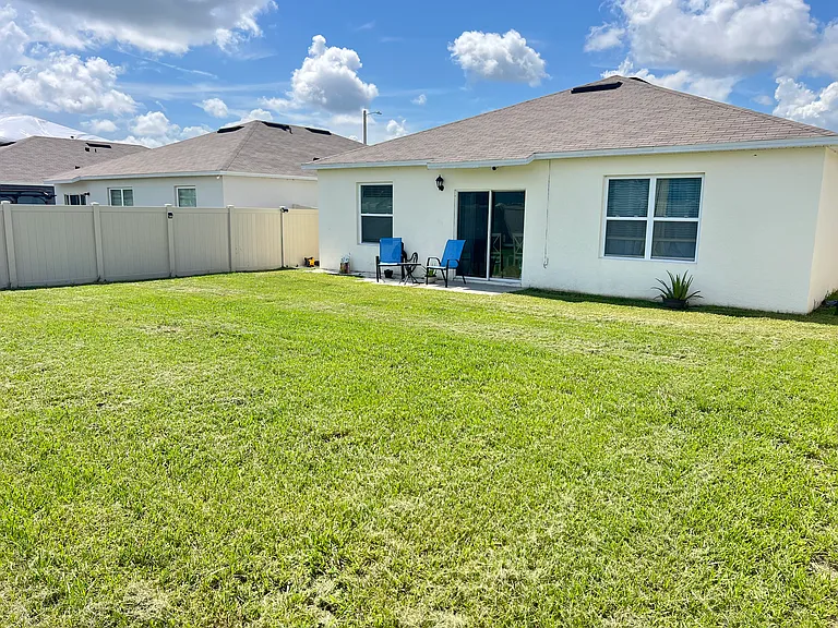 187 Emanuelle Dr — Photo 12