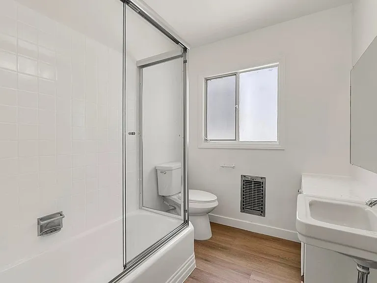 349 N Palm Dr #6 — Photo 16