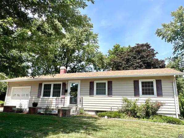 3230 SW 30th Ter, Topeka, KS 66614