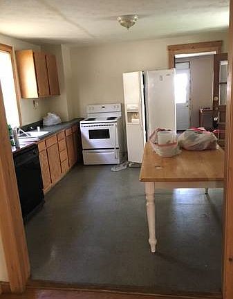 5th image of 112 Fairground Ave