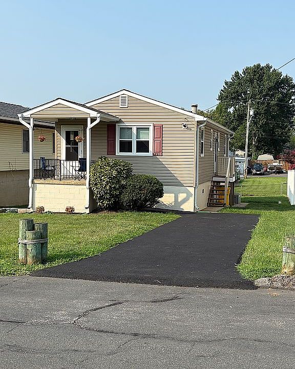 1st image of 821 Shore Dr