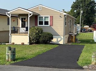821 Shore Dr, Edgewater, MD 21037