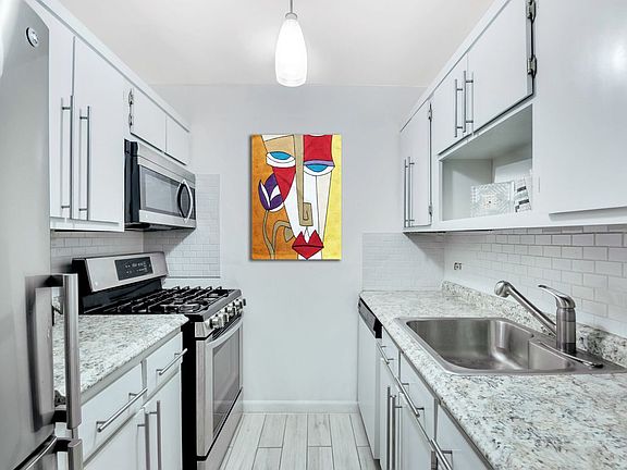 3rd image of 3311 Giles Pl APT 7K
