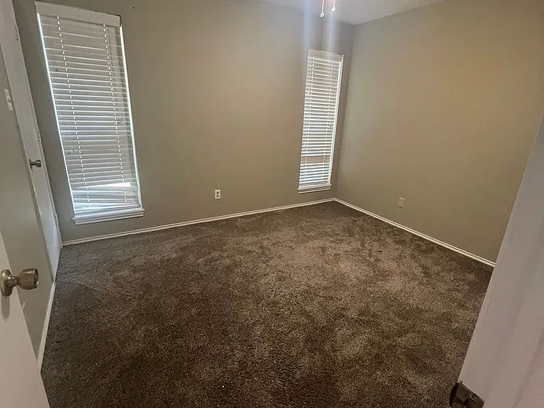 1558 Seamans Way — Photo 6