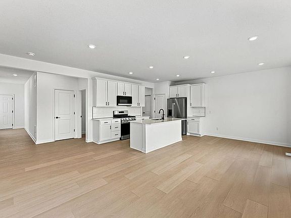 5th image of 22339 Isla Way