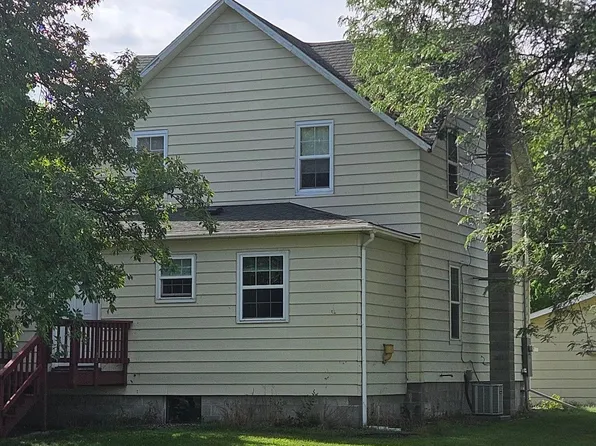 400 3rd St S, Fairmount, ND 58030