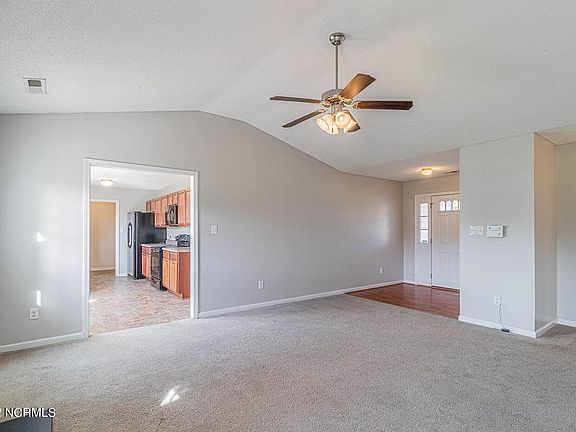 5th image of 307 Haywood Dr
