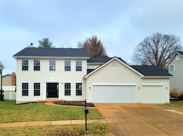 377 Remington Way Dr, Ballwin, MO 63021