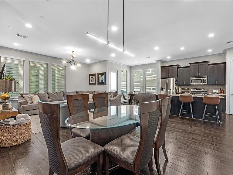 1512 Dyer Lake Ln — Photo 2