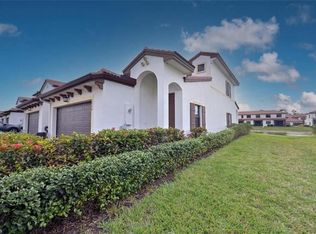 7948 Bristol Cir, Naples, FL 34120