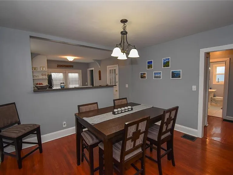 184 Clifton St SE — Photo 13