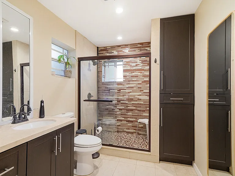1208 N 31st Ave — Photo 18