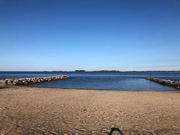 Beautiful Beach rights to Harbor Beach Association