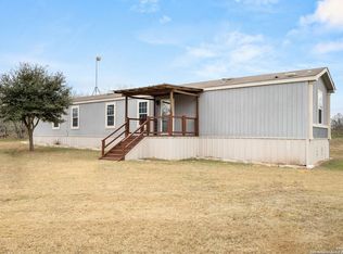 1487 Sheffield Rd, Seguin, TX 78155