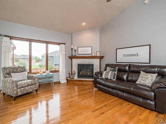 4th image of 5009 S Winston Ln