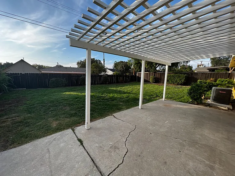 2057 Lupin St — Photo 15