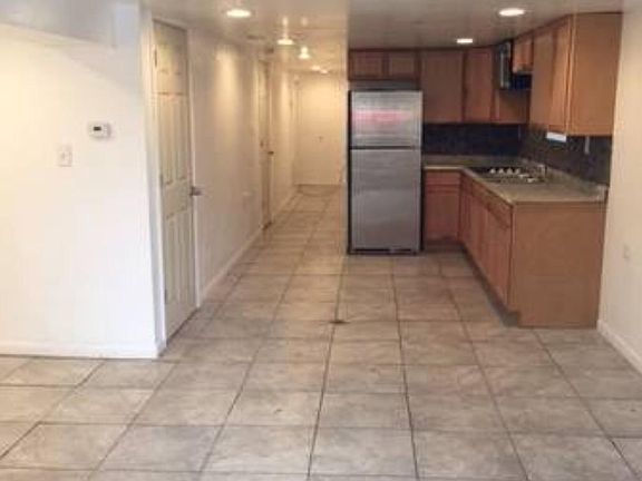 4th image of 535 N Troy St #G