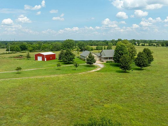 5th image of 17776 SW Tawakoni Rd
