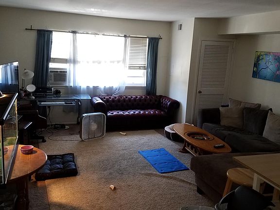 4th image of 4610 Silverwood St #2