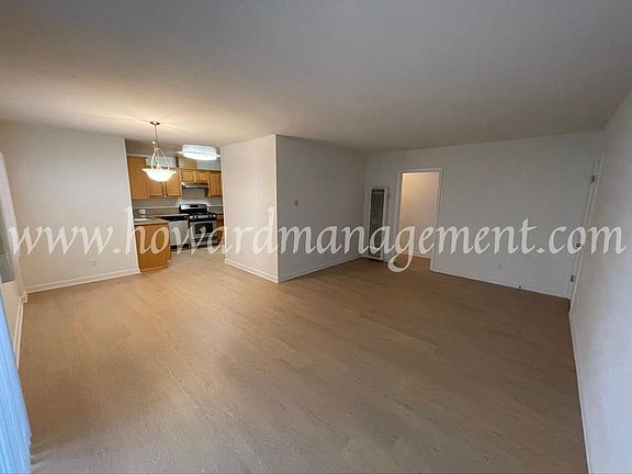 4th image of 928 21st St