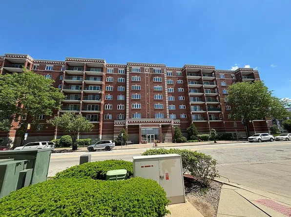 675 Pearson St APT 504, Des Plaines, IL 60016