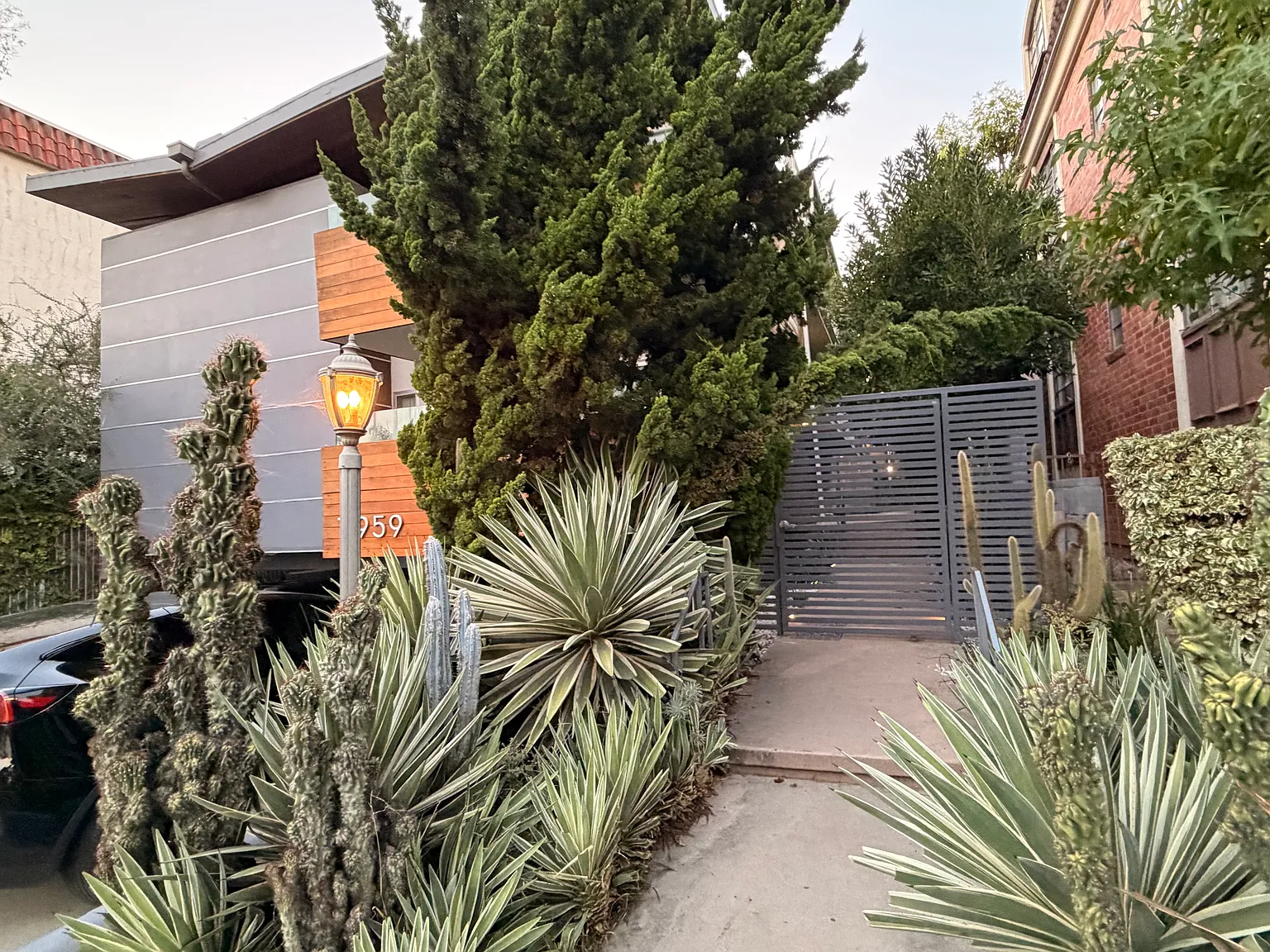 1 bed, 700 sqft, $2,995 — Photo 2