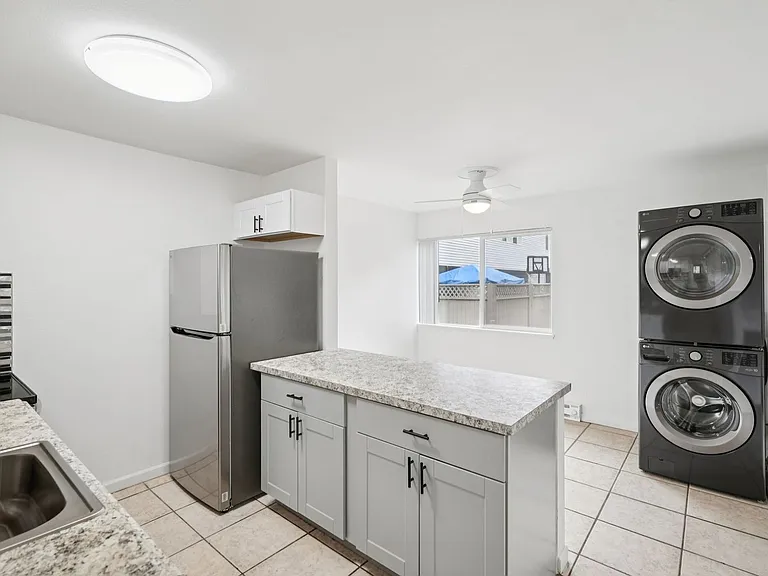 Images Columbia Apartments — Photo 54