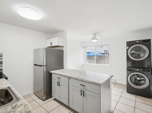 13424 NE Sandy Blvd #H8