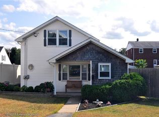 61 Whittier Rd, Pawtucket, RI 02861