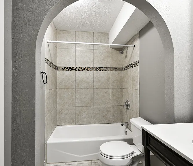 6804 S 140th Ave — Photo 13