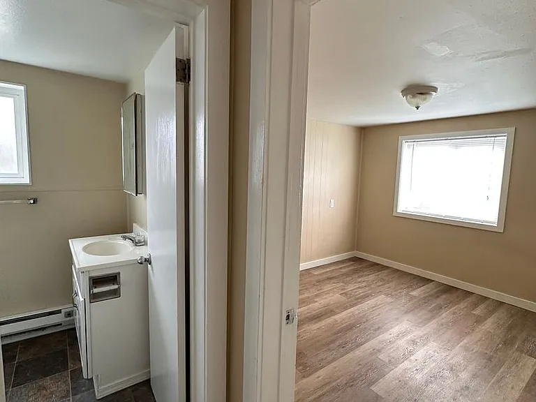 2306 J St — Photo 4