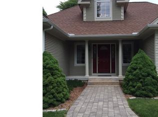 16 Scoville Landing Rd, Moodus, CT 06469