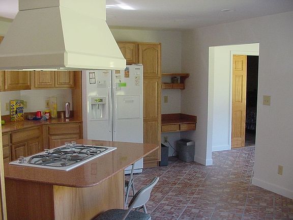 Tile, recessed lights, beautiful kitchen