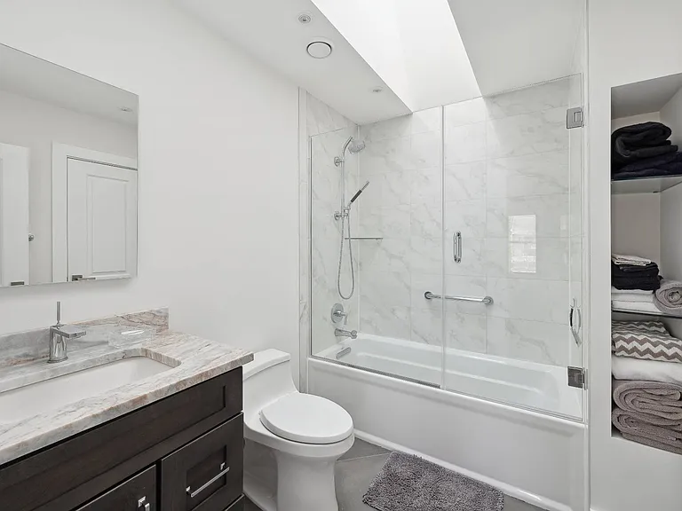 50 Hubbard Ln #53 — Photo 16