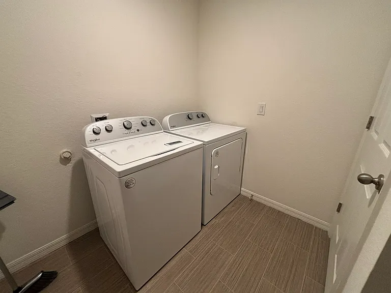 1542 Log Ln — Photo 13