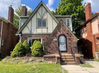 19137 Santa Barbara Dr, Detroit, MI