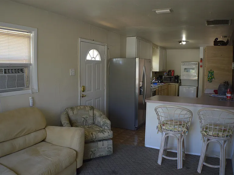 549 San Bernardino St — Photo 10