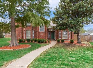 2214 Mallard Ct, Lewisville, TX 75077